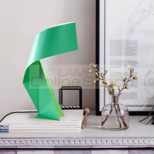 Nordic creative cheap colorful table lamps Modern simple bedroom desk decoration lamp office study LED reading lighting fixture